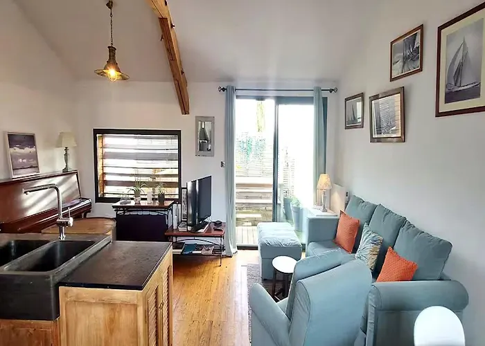 Hébergement de vacances Charmante Maison-chalet, Vélos Et Jacuzzi *