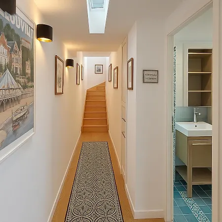 Hébergement de vacances Charmante Maison-chalet, Vélos Et Jacuzzi *