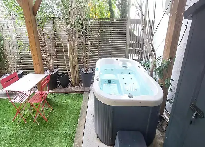 Charmante Maison-chalet, Velos Et Jacuzzi *