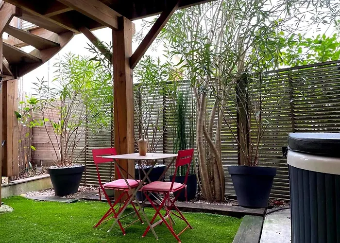 Charmante Maison-chalet, Velos Et Jacuzzi بيت للعطل *